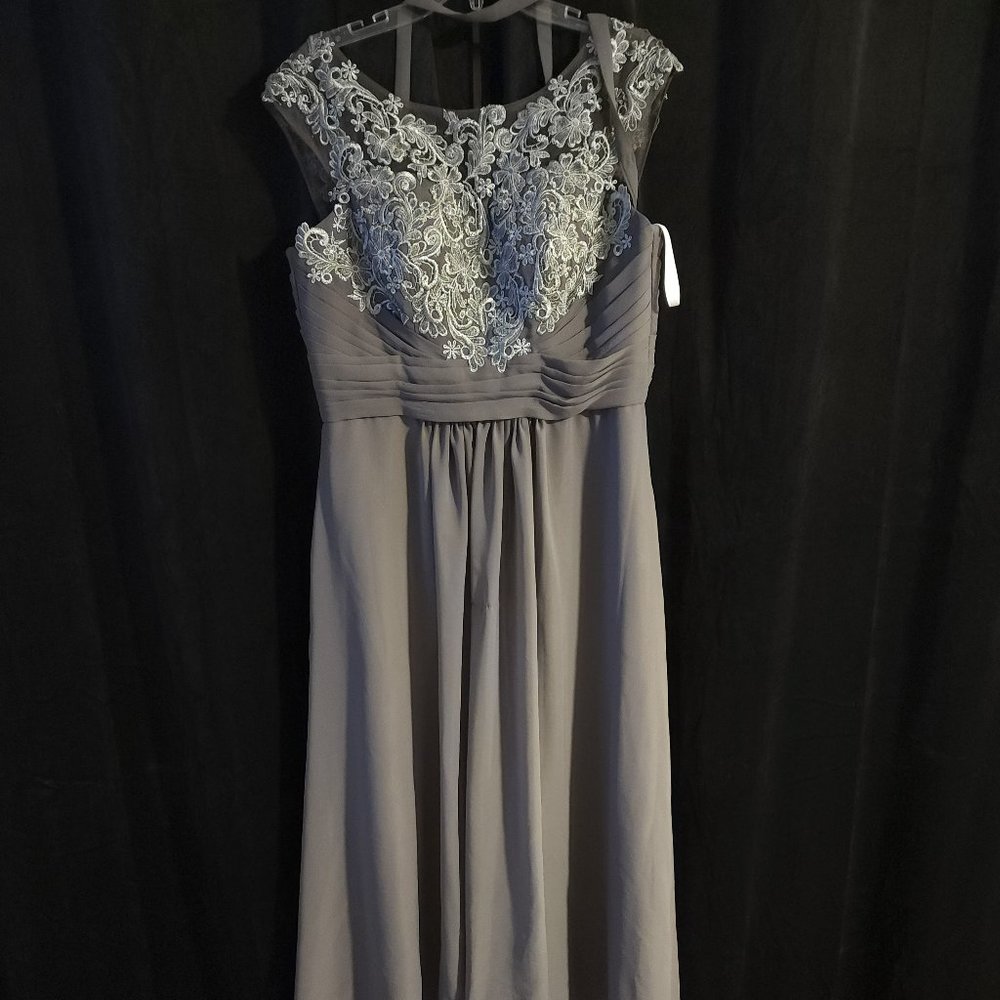 Elegant Ladies Gown - Size Large